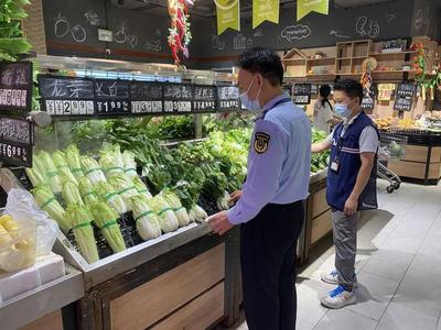東莞長安開展'五一'節前食品安全大排查，保障節日食品銷售安全